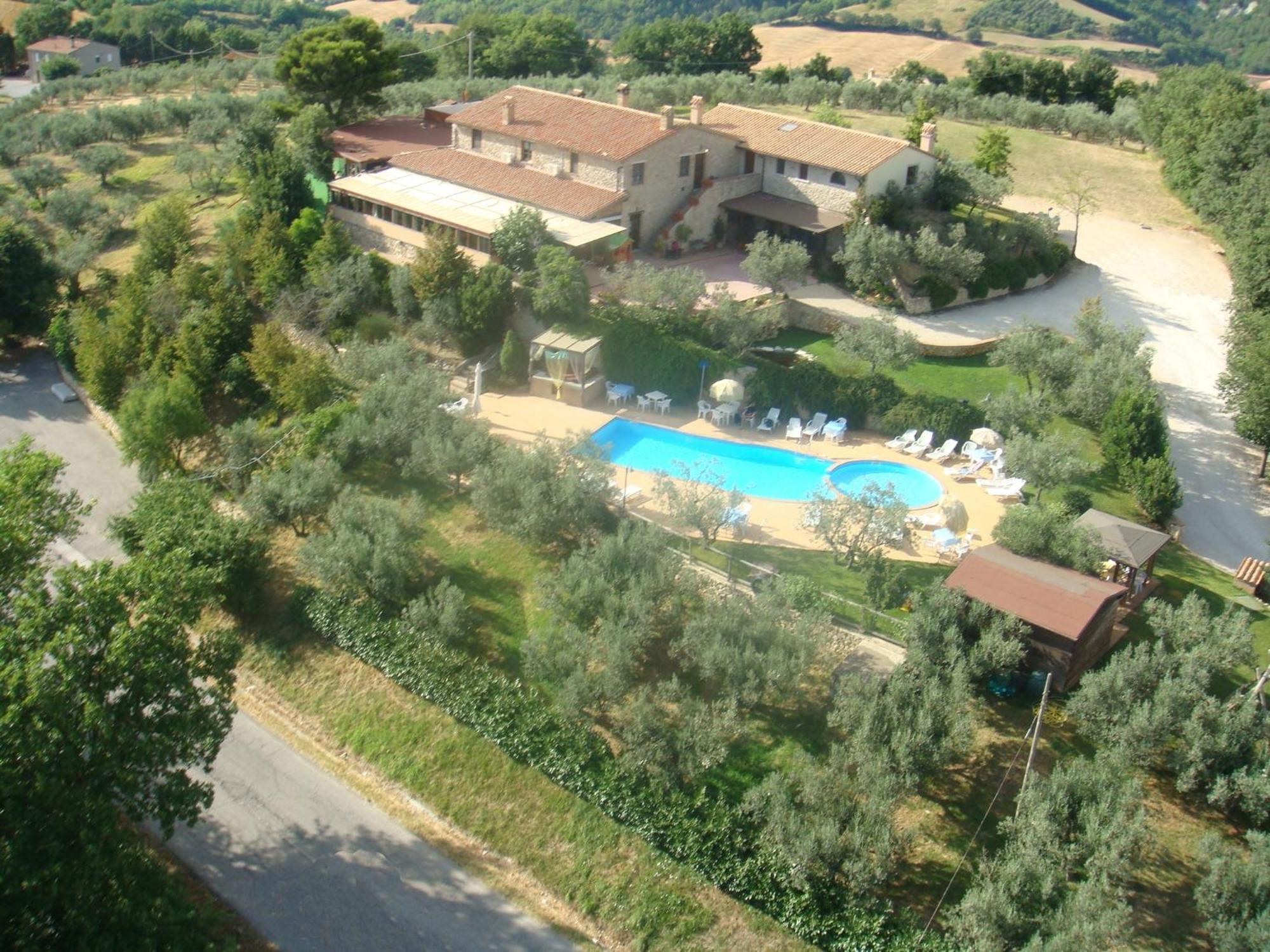 Agriturismo La Casella San Terenziano Luaran gambar