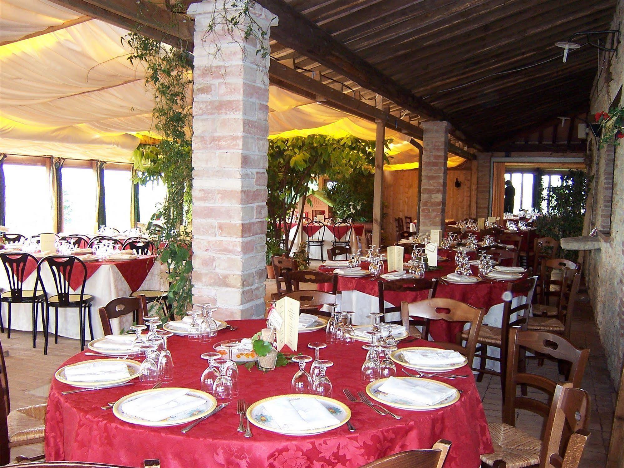 Agriturismo La Casella San Terenziano Luaran gambar